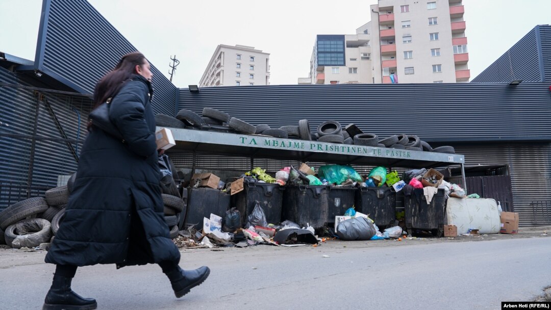 Otpad na ulicaama Prištine, 3. februar 2025.